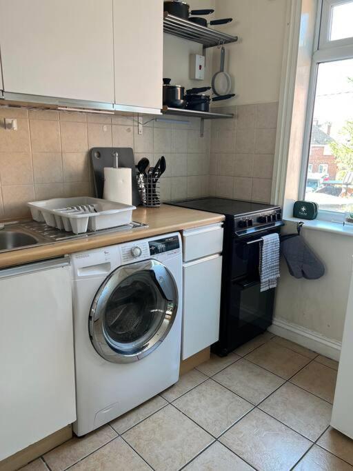 1 Bedroom Flat Sleeps 4 In Abingdon Oxfordshire Exterior foto